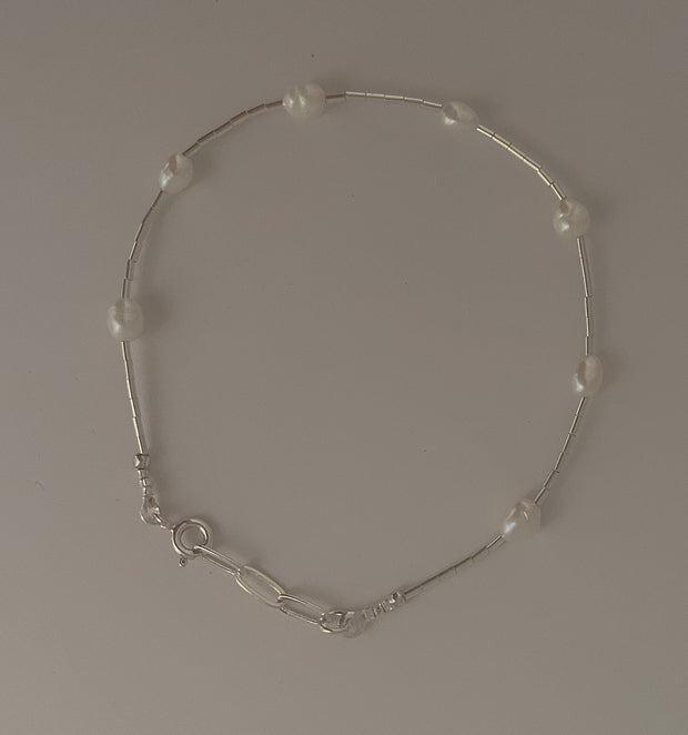 Venus Bracelet - single strand with natural pearls